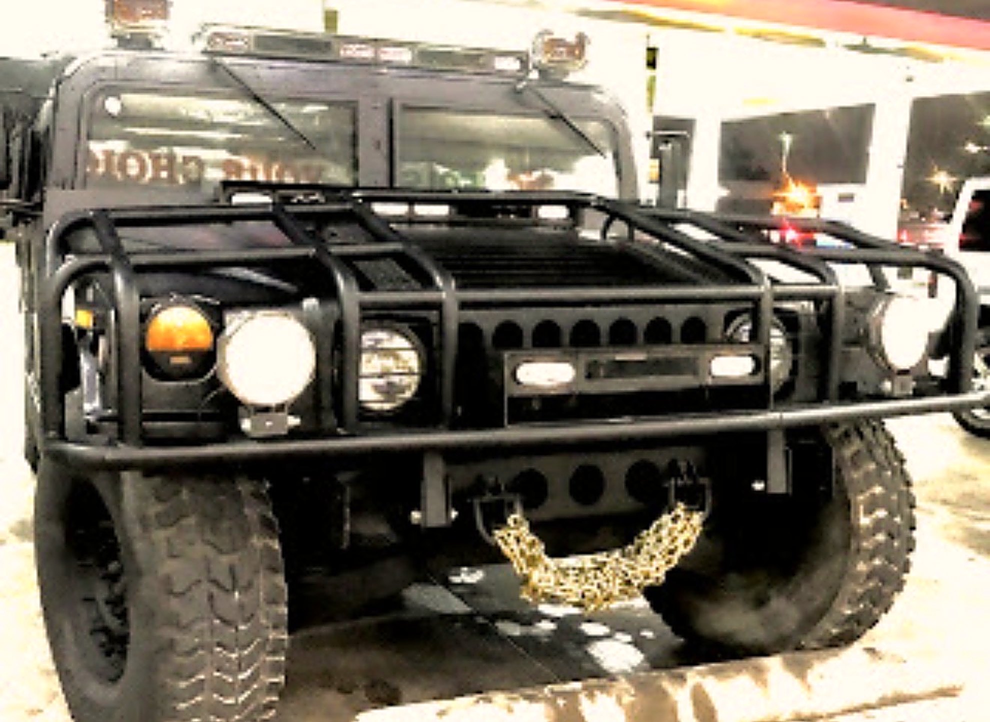 Obsidian build front guard and winch chain, up close at night